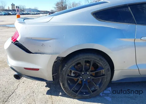 2018 Ford Mustang Ecoboost z USA, uszkodzony, nr VIN 1FA6P8TH9J5157008